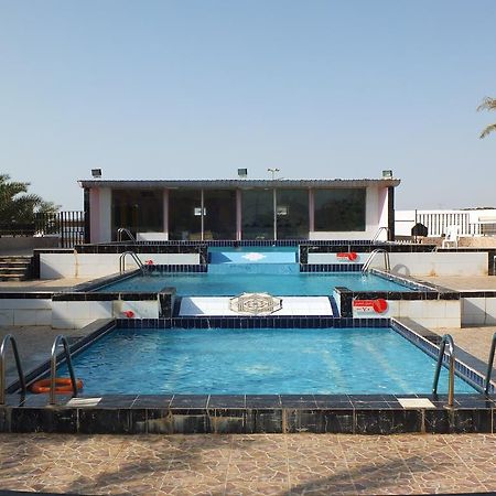 Al Ahmadi Plaza Resort Yanbu Bagian luar foto