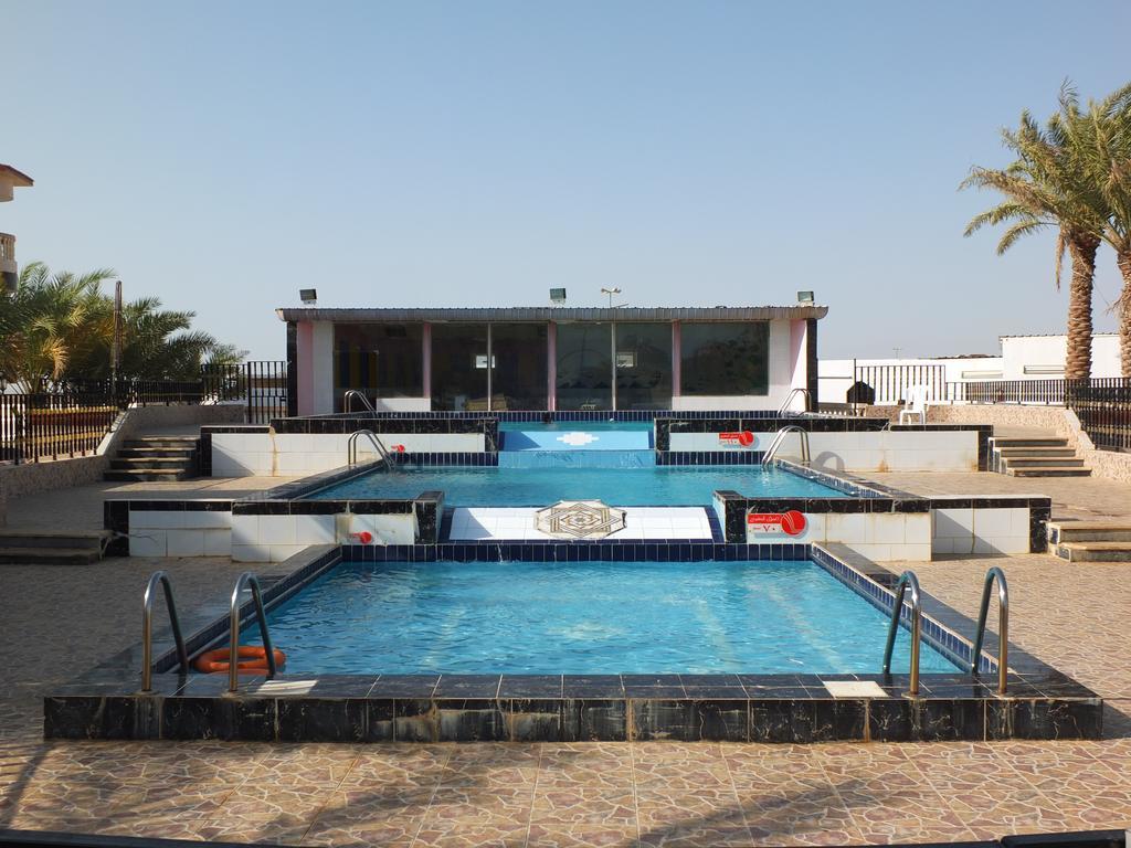 Al Ahmadi Plaza Resort Yanbu Bagian luar foto