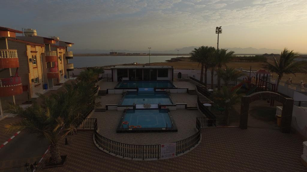 Al Ahmadi Plaza Resort Yanbu Bagian luar foto