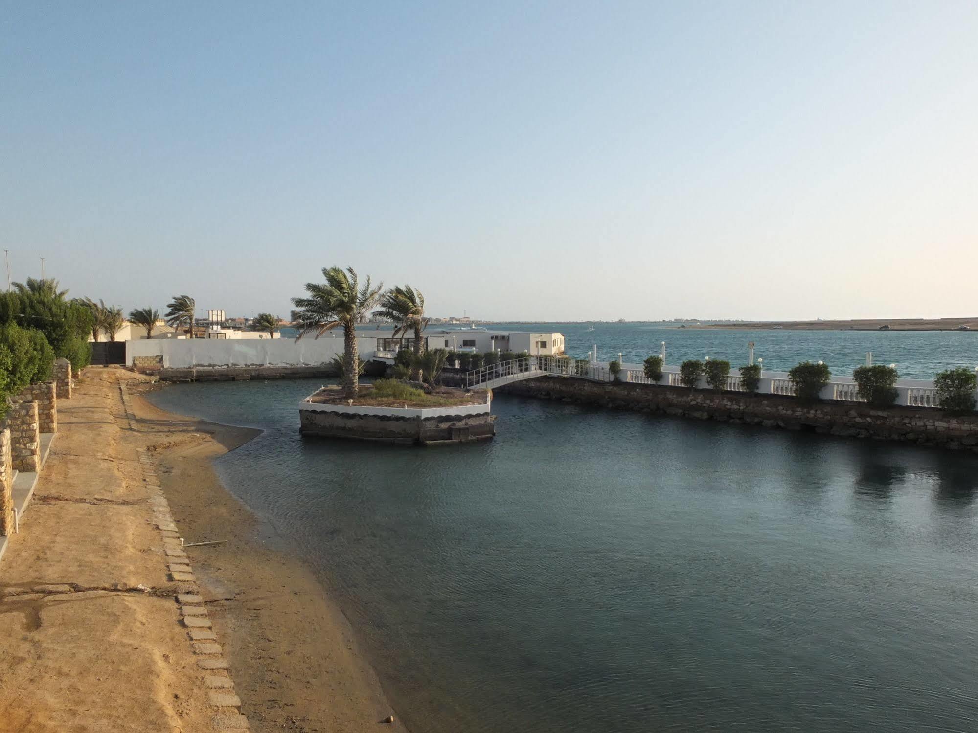 Al Ahmadi Plaza Resort Yanbu Bagian luar foto
