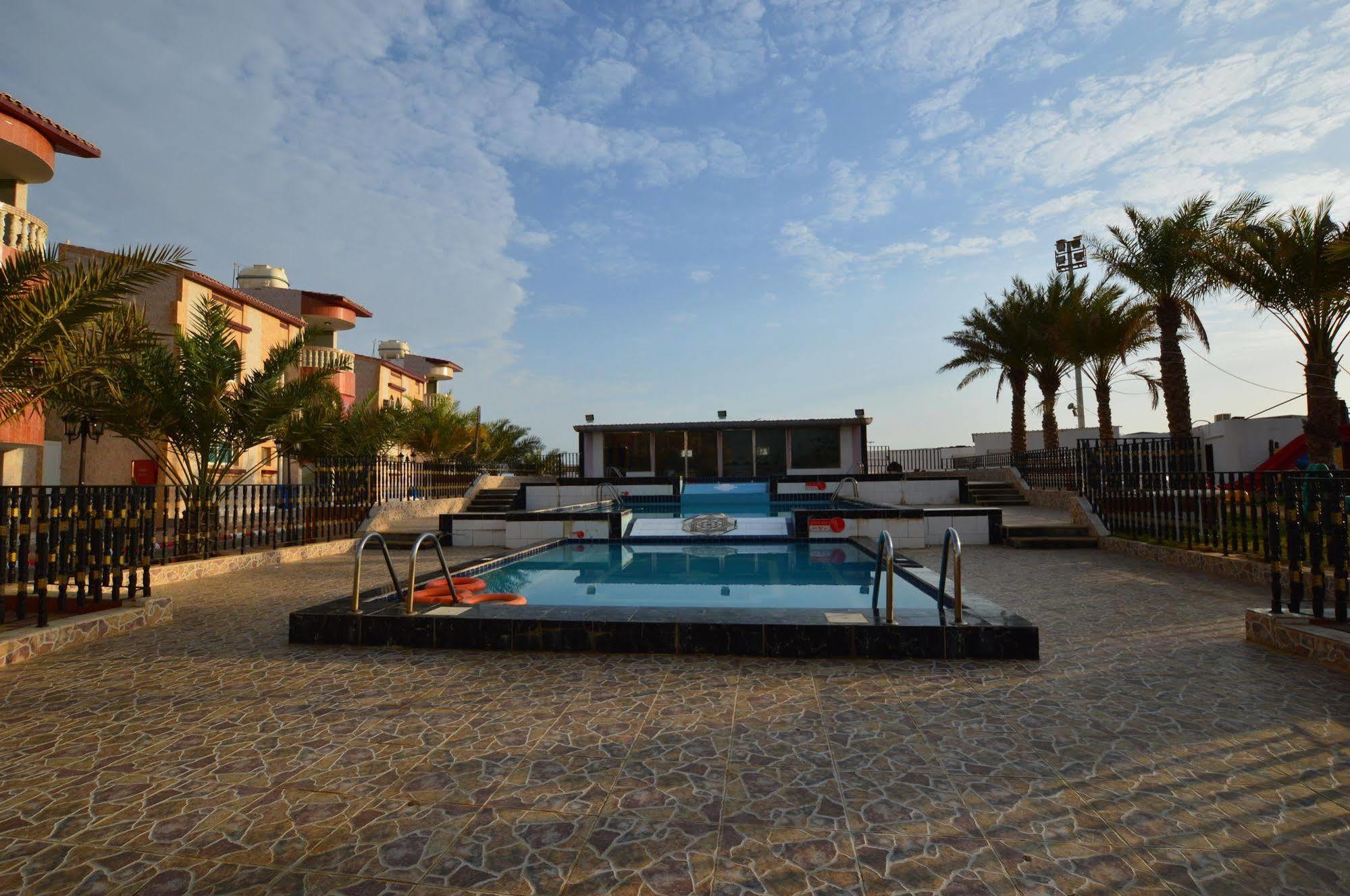Al Ahmadi Plaza Resort Yanbu Bagian luar foto