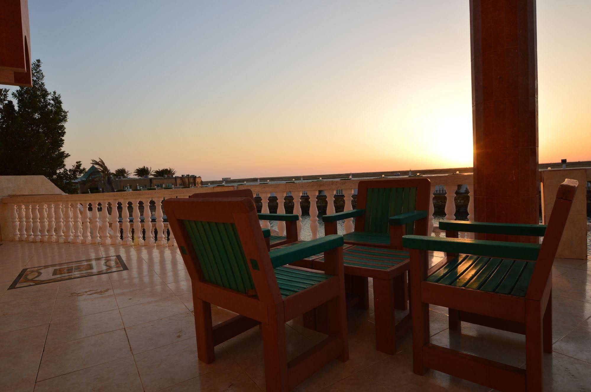 Al Ahmadi Plaza Resort Yanbu Bagian luar foto