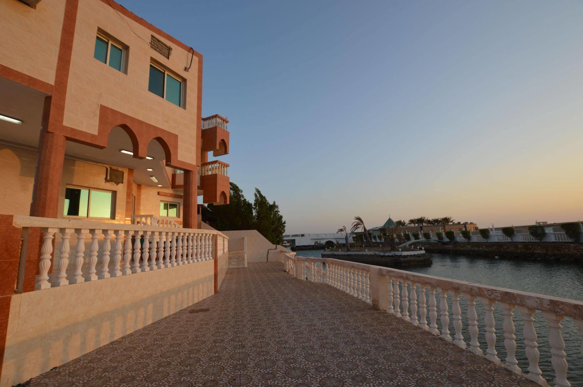 Al Ahmadi Plaza Resort Yanbu Bagian luar foto